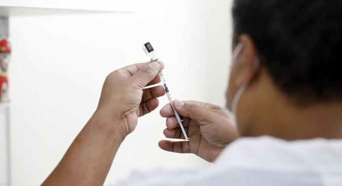 Desde o início da campanha, em 6 de outubro, já foram aplicadas cerca de 69 mil doses de imunizantes(foto: Divulgação/PBH ) Desde o início da campanha, em 6 de outubro, já foram aplicadas cerca de 69 mil doses de imunizantes(foto: Divulgação/PBH )