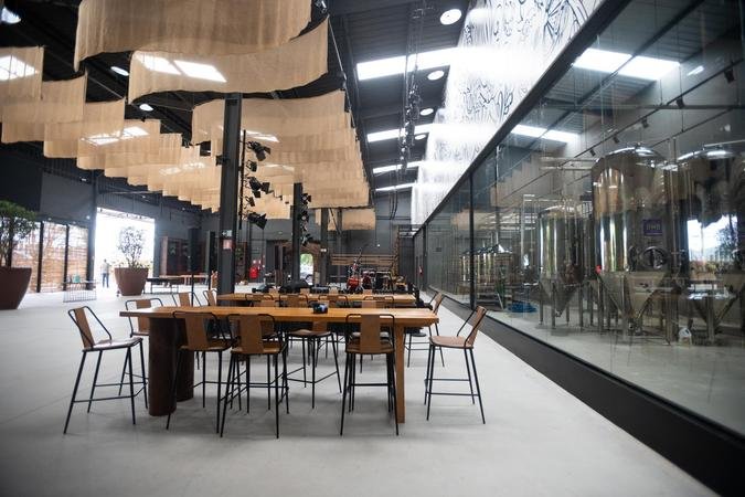 Sede da Monka, no Olhos D'água: Brewpub, misto de fábrica e bar, foi criado Sede da Monka, no Olhos D'água: Brewpub, misto de fábrica e bar, foi criado