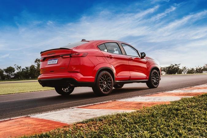 O FastBack chama a aten��o pelo design caprichado, assinado pelo designer alem�o/mineiro Peter Fassbender e equipe(foto: Divulga��o)