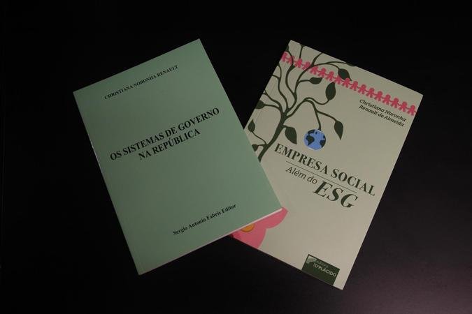 Trabalho de conclusão de curso de Christiana, durante especialização em Lisboa, se transformou no livo Trabalho de conclusão de curso de Christiana, durante especialização em Lisboa, se transformou no livo