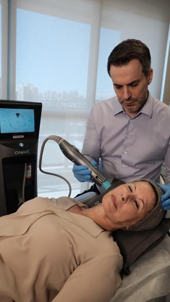 O dermatologista Renato Soriani, juntamente com outros profi ssionais médicos, desenvolveu o protocolo K-lift: o tratamento é individualizado e precisa de avaliação prévia (foto: Renascence/divulgação) O dermatologista Renato Soriani, juntamente com outros profi ssionais médicos, desenvolveu o protocolo K-lift: o tratamento é individualizado e precisa de avaliação prévia (foto: Renascence/divulgação)