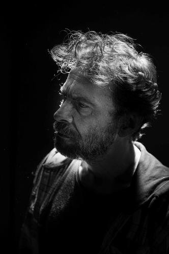 A montagem prop�e uma leitura vertical, irreverente e apocal�ptica da obra de Shakespeare(foto: Priscila Natany/Divulga��o)