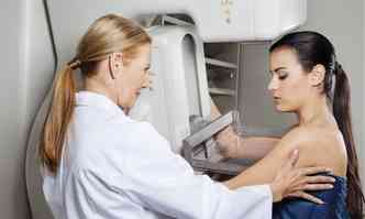 Mdico alerta que a campanha do Outubro Rosa induz as mulheres a fazerem ainda mais mamografias, gerando sobrediagnstico, o que afeta o entendimento do cncer de mama(foto: Rsna.org/Reproduo)