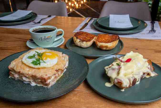 Croque madame, ovos Benedict, po na chapa e uma xcara de caf: para comear o dia muito bem(foto: Paulo Mrcio/Encontro)