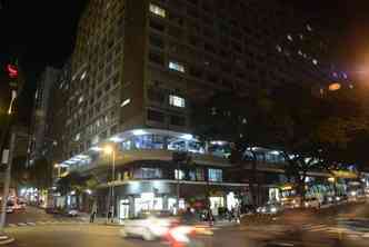 O famoso ConjuntoArcngelo Maletta, no centro de Belo Horizonte, possui 319 apartamentos, 642 salas, 72 lojas e 74 sobrelojas(foto: Flickr/PBH/Amira Hissa/Reproduo)