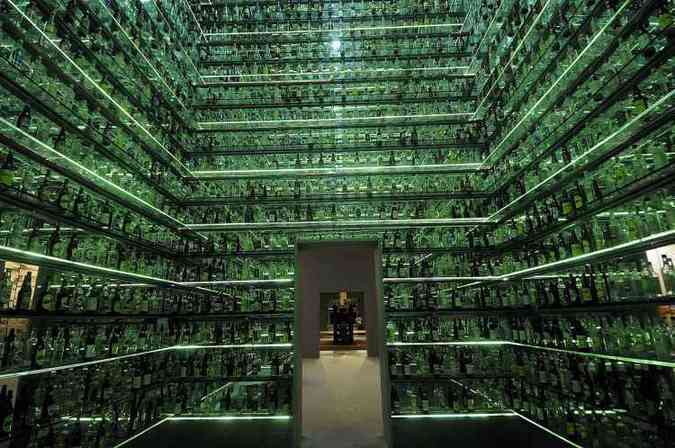 A Sala das Garrafas, com mais de 2,2 mil bebidas, é um dos destaque do Museu da Cachaça, que fica na cidade de Salinas, norte de Minas Gerais(foto: Secretaria de estado de Cultura de MG/Wellington Pedro/Divulgação)