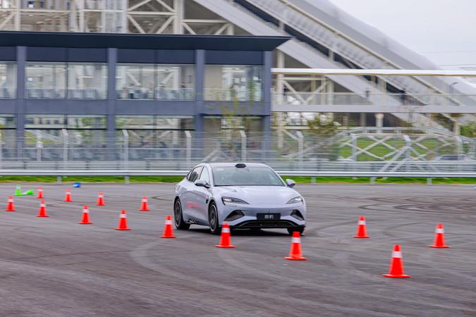 A BYD inaugurou no incio de agosto um circuito para 
