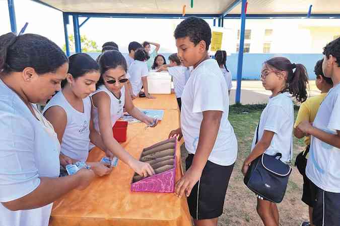 Evento para arrecadao de recursos do Coleguium: no fim do ano letivo, as classes do 5 ano ganham uma celebrao em uma casa de festas, que  organizada pelas turmas e custeada com aes que realizaram ao longo do ano(foto: Coleguium/Divulgao)