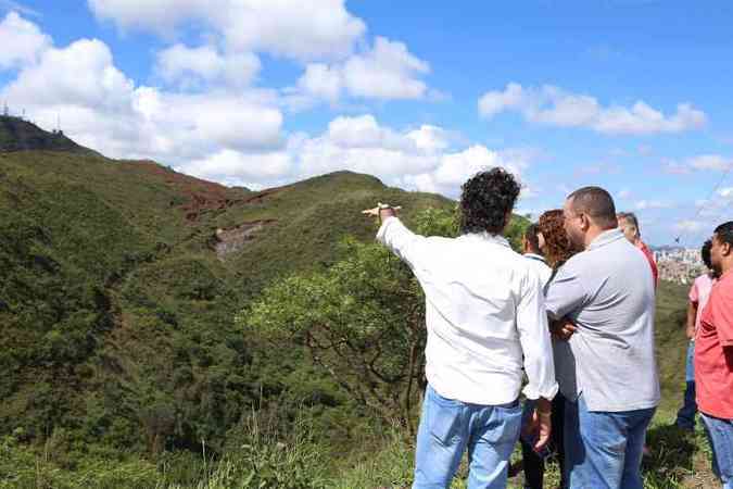 Vereadores da CPI da Minerao da CMBH constataram a presena de reas degradadas no Parque Estadual Florestal da Baleia(foto: Flickr/CMBH/Bernardo Dias/Reproduo)