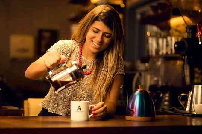 A barista Júlia Fortini, da Academia do Café, de Belo Horizonte(foto: Academia do Café/Divulgação)