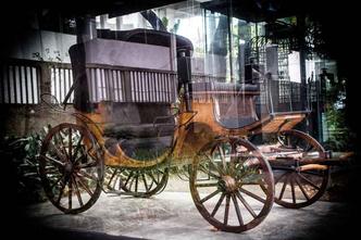 Entre os itens históricos expostos no MHAB, destaque para uma carruagem antiga, que era conduzida por cavalos(foto: Flickr/PBH/Ricardo Laf/Reprodução) Entre os itens históricos expostos no MHAB, destaque para uma carruagem antiga, que era conduzida por cavalos(foto: Flickr/PBH/Ricardo Laf/Reprodução)