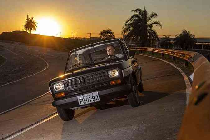 Fiat colocou na pista de testes da fbrica de Betim um carro do primeiro lote dos 147 a lcool lanados h 40 anos(foto: Leo Lara/divulgao)