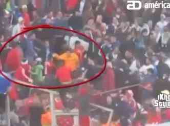 Os pais do craque Lionel Messi estavam no Estdio Nacional durante a final da Copa Amrica 2015 e foram agredidos pelos torcedores chilenos(foto: YouTube/Reproduo)