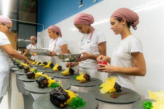 INHAC e UFMG firmam parceria para qualificar jovens na gastronomia
