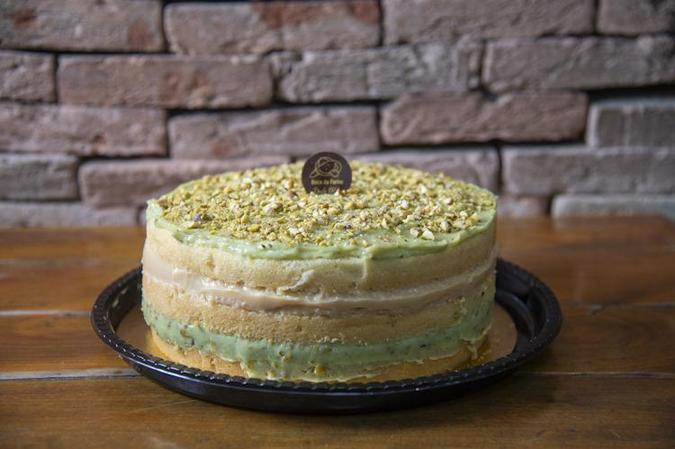 Entre as muitas opções de doces e salgados da Boca do Forno, há novidades como a Torta Pistache: bolo branco recheado com brigadeiro branco e pistache(foto: Paulo Márcio/Encontro) Entre as muitas opções de doces e salgados da Boca do Forno, há novidades como a Torta Pistache: bolo branco recheado com brigadeiro branco e pistache(foto: Paulo Márcio/Encontro)