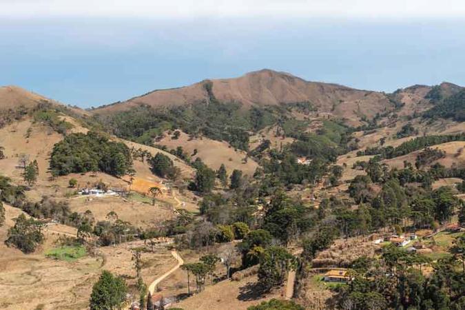 Panorama da Serra da Mantiqueira: região tem 24 municípios, quase 500 quilômetros de extensão e se divide entre Minas Gerais, São Paulo e Rio de Janeiro(foto: Nereu Jr./Divulgação) Panorama da Serra da Mantiqueira: região tem 24 municípios, quase 500 quilômetros de extensão e se divide entre Minas Gerais, São Paulo e Rio de Janeiro(foto: Nereu Jr./Divulgação)