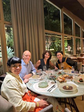 As chefs Agnes Farkasvolgyi e Sá Marina se juntam aos franceses Catherine Coiffard e Christophe Quantin para apresentar um menu construído a 8 mãos(foto: Arquivo Pessoal) As chefs Agnes Farkasvolgyi e Sá Marina se juntam aos franceses Catherine Coiffard e Christophe Quantin para apresentar um menu construído a 8 mãos(foto: Arquivo Pessoal)