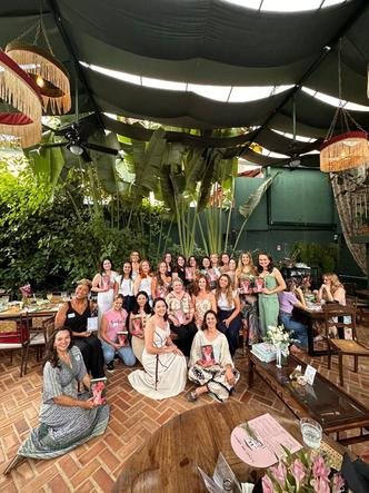 Clube Literatura, criado em 2021 e formado por 34 leitoras de cidades diferentes, que se encontram no formato presencial ou online (foto: Acervo Pessoal) Clube Literatura, criado em 2021 e formado por 34 leitoras de cidades diferentes, que se encontram no formato presencial ou online (foto: Acervo Pessoal)