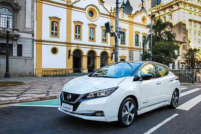 O eltrico Nissan Leaf,  venda no Brasil por R$ 195 mil(foto: Nissan/Divulgao)