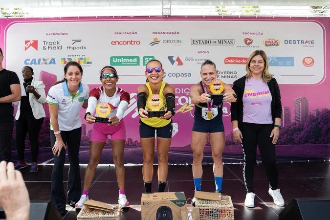 Nos 5km, Daniela Melo foi a ganhadora; Markelly Moreira ficou em segundo e Renata Coursin Campos em terceiro lugar(foto: Produtora Boa Creative) Nos 5km, Daniela Melo foi a ganhadora; Markelly Moreira ficou em segundo e Renata Coursin Campos em terceiro lugar(foto: Produtora Boa Creative)