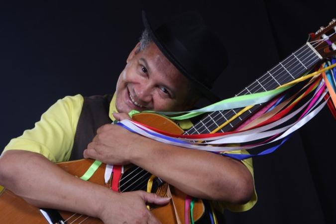 Nascido no Vale do Jequitionha, o cantor Rubinho do Vale trabalha para preservar a cultura da sua terra.(foto: Divulgação/Rubinho do Vale) Nascido no Vale do Jequitionha, o cantor Rubinho do Vale trabalha para preservar a cultura da sua terra.(foto: Divulgação/Rubinho do Vale)