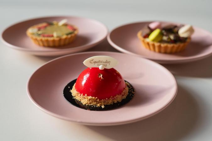 A chef Elisa Dayrell vai abrir a segunda unidade da Espetacular, onde seus doces tambm tero lugar: Entremet de Vanilla, Tarte de Pistache e Tartelette Pour Elisa so alguns exemplos (foto: Paulo Mrcio)