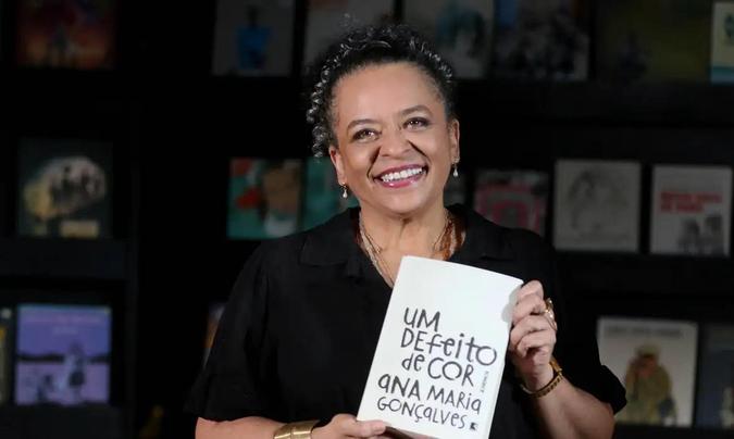 A escritora Ana Maria Gonçalves(foto: Tânia Rêgo/Agência Brasil) A escritora Ana Maria Gonçalves(foto: Tânia Rêgo/Agência Brasil)
