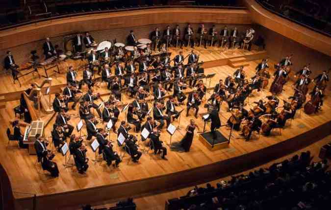 Neste ano, a Orquestra Filarmnica de Minas Gerais fez quase 100 apresentaes, atraindo um pblico prximo de 122 mil pessoas(foto: Andr Fossati/Divulgao)