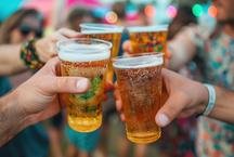 Novos h�bitos mostram que � poss�vel curtir os blocos sem bebedeira