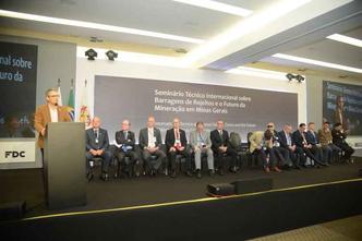 Autoridades durante o Seminário Técnico Internacional sobre Barragens de Rejeitos e o Futuro da Mineração em Minas Gerais(foto: Sebastião Jacinto Jr./Fiemg/Divulgação) Autoridades durante o Seminário Técnico Internacional sobre Barragens de Rejeitos e o Futuro da Mineração em Minas Gerais(foto: Sebastião Jacinto Jr./Fiemg/Divulgação)