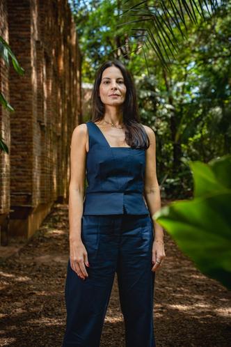 Paula Azevedo é a primeira mulher na presidência do maior museu a céu aberto da américa latina: sob sua liderança, a instituição, que tem um orçamento anual de mais de R$ 90 milhões, é autônoma (foto: Denise dos Santos/Divulgação) Paula Azevedo é a primeira mulher na presidência do maior museu a céu aberto da américa latina: sob sua liderança, a instituição, que tem um orçamento anual de mais de R$ 90 milhões, é autônoma (foto: Denise dos Santos/Divulgação)