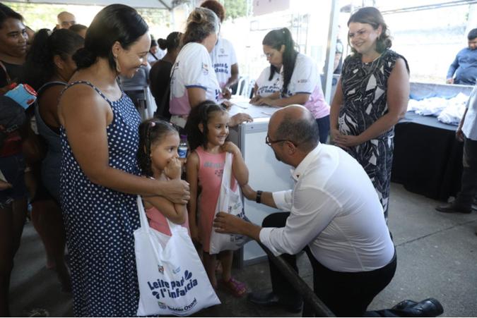 O Programa Leite para a Primeira Infncia beneficia cerca de 31 mil famlias(foto: Gil Leonardi/Divulgao)