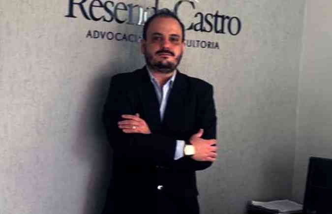 O advogado Arivaldo Resende de Castro Jnior: 