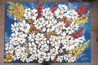 Flores inspiram o trabalho da artista: estilo contemporneo entre o figurativo e o abstrato(foto: Alexandre Rezende)