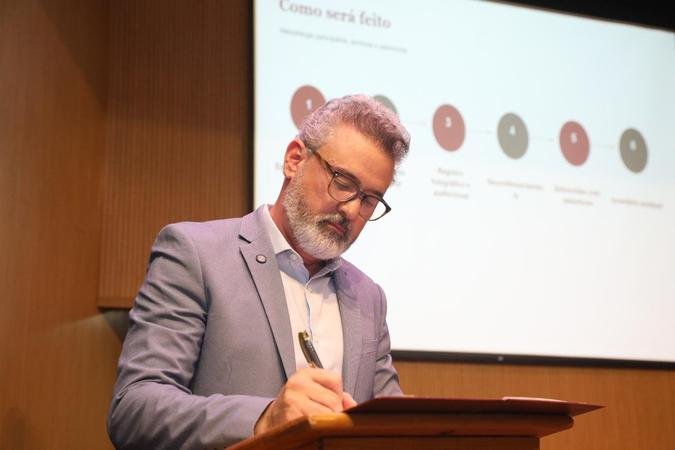 Leônidas Oliveira, scretário de Estado de Cultura e Turismo de Minas Gerais, durante assinatura do programa Leônidas Oliveira, scretário de Estado de Cultura e Turismo de Minas Gerais, durante assinatura do programa