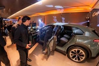 Porsche apresenta novo Cayenne Electric em pr�-lan�amento em BH