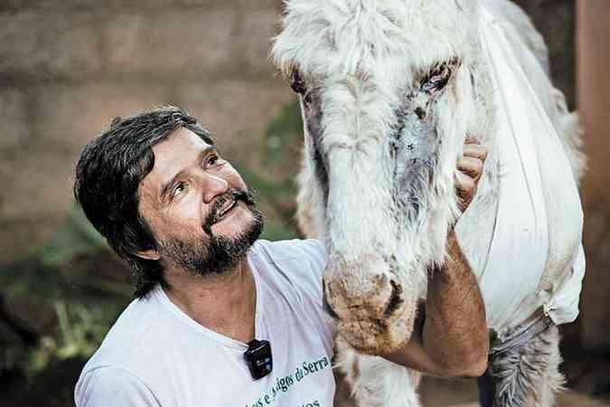 Para o veterinrio Marcos Mouro, a compensao ao trabalho rduo realizado em prol dos animais deficientes  uma s: 