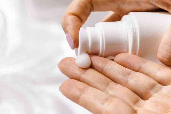 De acordo com a dermatologista Hellisse Bastos, os cremes depilatrios nunca devem ser utilizados semanalmente, pois podem causar irritaes na pele(foto: Pixabay)