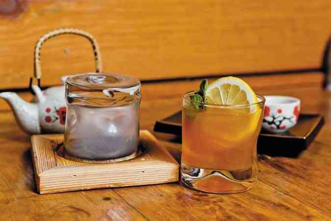 Kanpai Goose, um dos 21 drinques do menu: rum de tangerina, sucos de maracuj e limo e espuma de limo-siciliano(foto: Violeta Andrada/Encontro)
