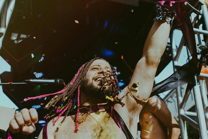 Di Souza, maestro e fundador do � o Am�: 