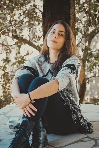 Com fibromialgia, a fot�grafa Anna Luisa Paulino diz que sentiu al�vio r�pido com o uso dos �leos (foto: Arquivo Pessoal )