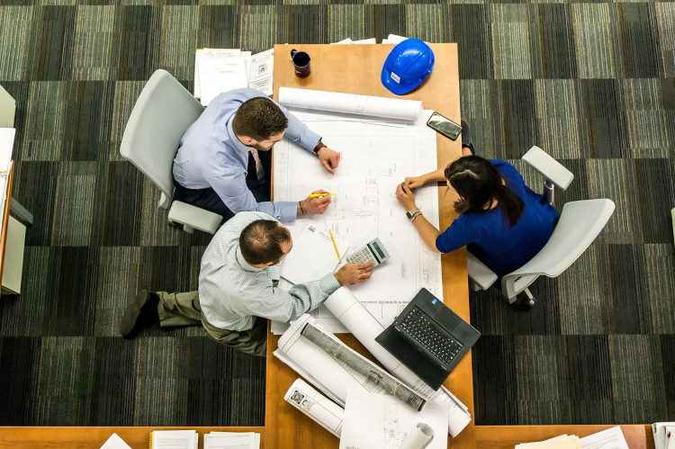 A convivência no ambiente de trabalho nem sempre é uma tarefa fácil, mas esse tipo de problema não deve ser encarado como uma coisa negativa, de acordo com a especialista Lidiane Cordeiro(foto: Pixabay) A convivência no ambiente de trabalho nem sempre é uma tarefa fácil, mas esse tipo de problema não deve ser encarado como uma coisa negativa, de acordo com a especialista Lidiane Cordeiro(foto: Pixabay)