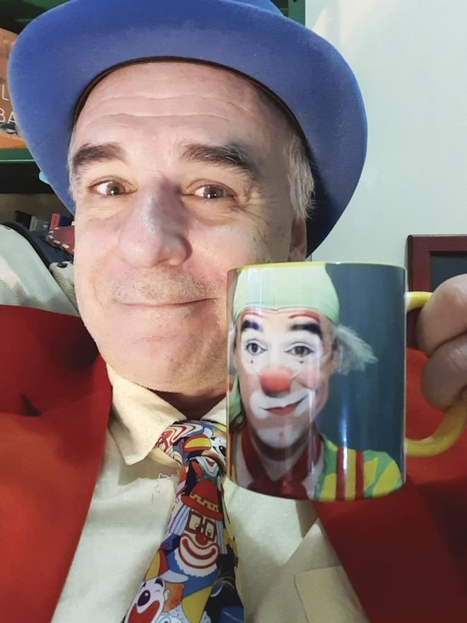O professor Rodrigo Robleño, que também é palhaço, dá um conselho a quem quer se conectar com seu lado infantil: O professor Rodrigo Robleño, que também é palhaço, dá um conselho a quem quer se conectar com seu lado infantil:
