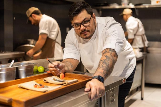 Atualmente, o chef Yves Saliba est  frente do Per Lui, do Odoy Cozinha e do Cucina di Pastaio(foto: Victor Schwaner/Divulgao)