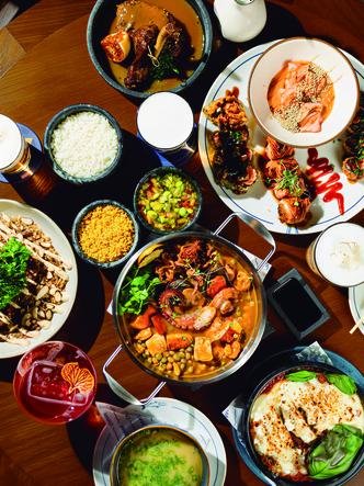 No Marú, a cozinha asiática ganha força com frutos do mar: bar japonês tem delícias como a Feijoada do Mar e Combinado Maçaricado (foto: Reprodução/Instagram) No Marú, a cozinha asiática ganha força com frutos do mar: bar japonês tem delícias como a Feijoada do Mar e Combinado Maçaricado (foto: Reprodução/Instagram)