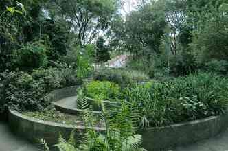Um dos destaques do parque Primeiro de Maio  o herbanrio, mantido e utilizado pelos moradores da regio(foto: Flickr/PBH/Ado de Souza/Reproduo)