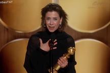 Fernanda Torres faz histria ao conquistar o Globo de Ouro