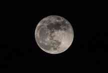 Lua está perdendo água para o espaço, diz Nasa