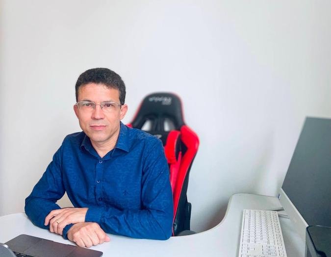 Euc�dio Pimenta Arruda, professor da Faculdade de Educa��o da UFMG: 
