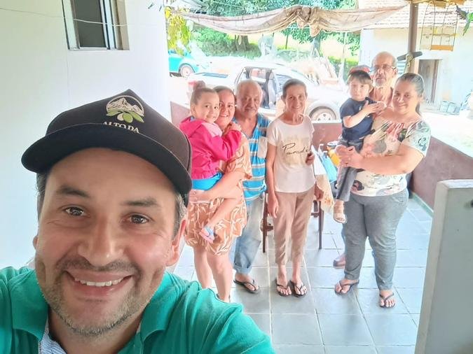Alisson Moreira e fam�lia (foto: Arquivo Pessoal)